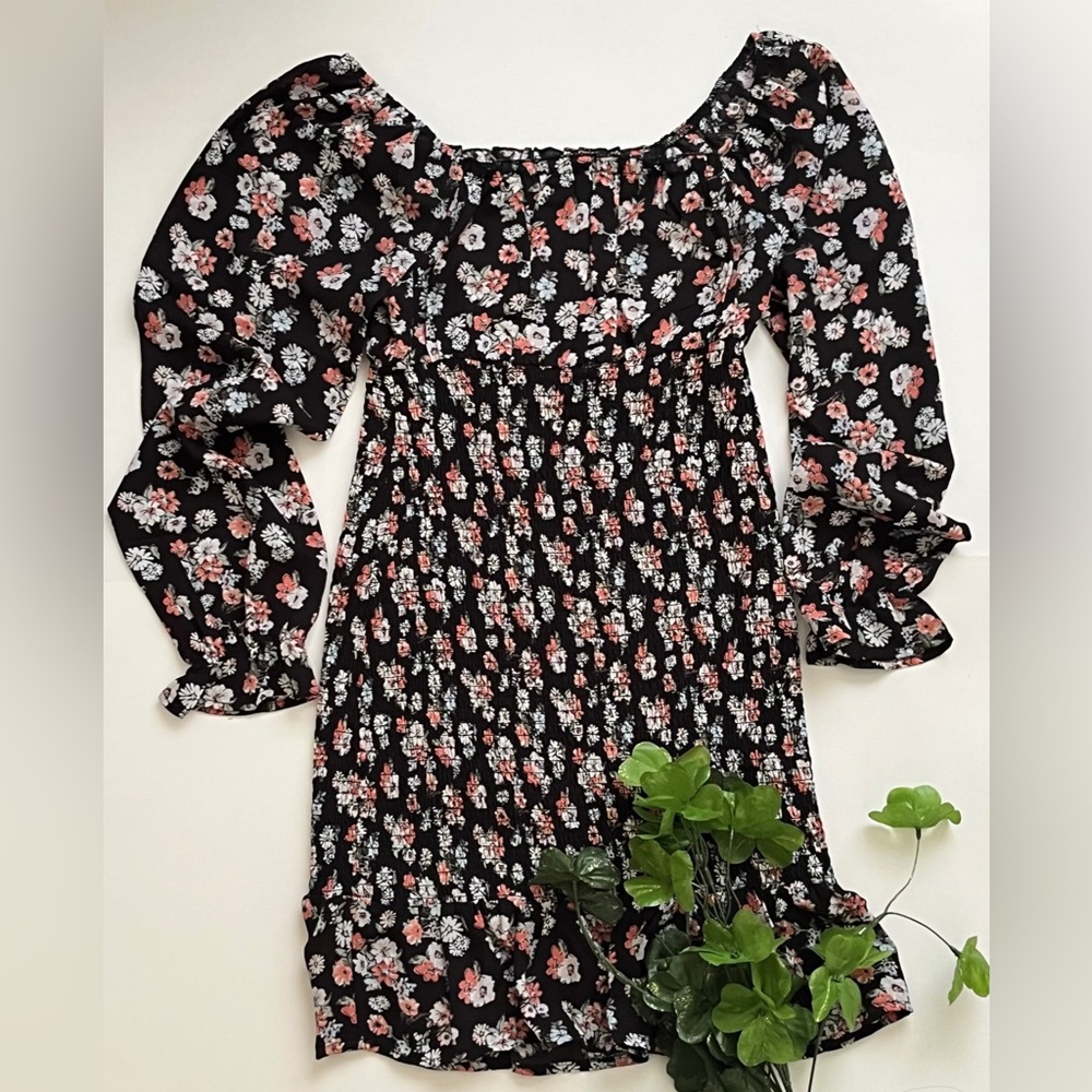Almost Famous Dress Juniors Women's Sz S Stretch Accordion Waist Floral  Black